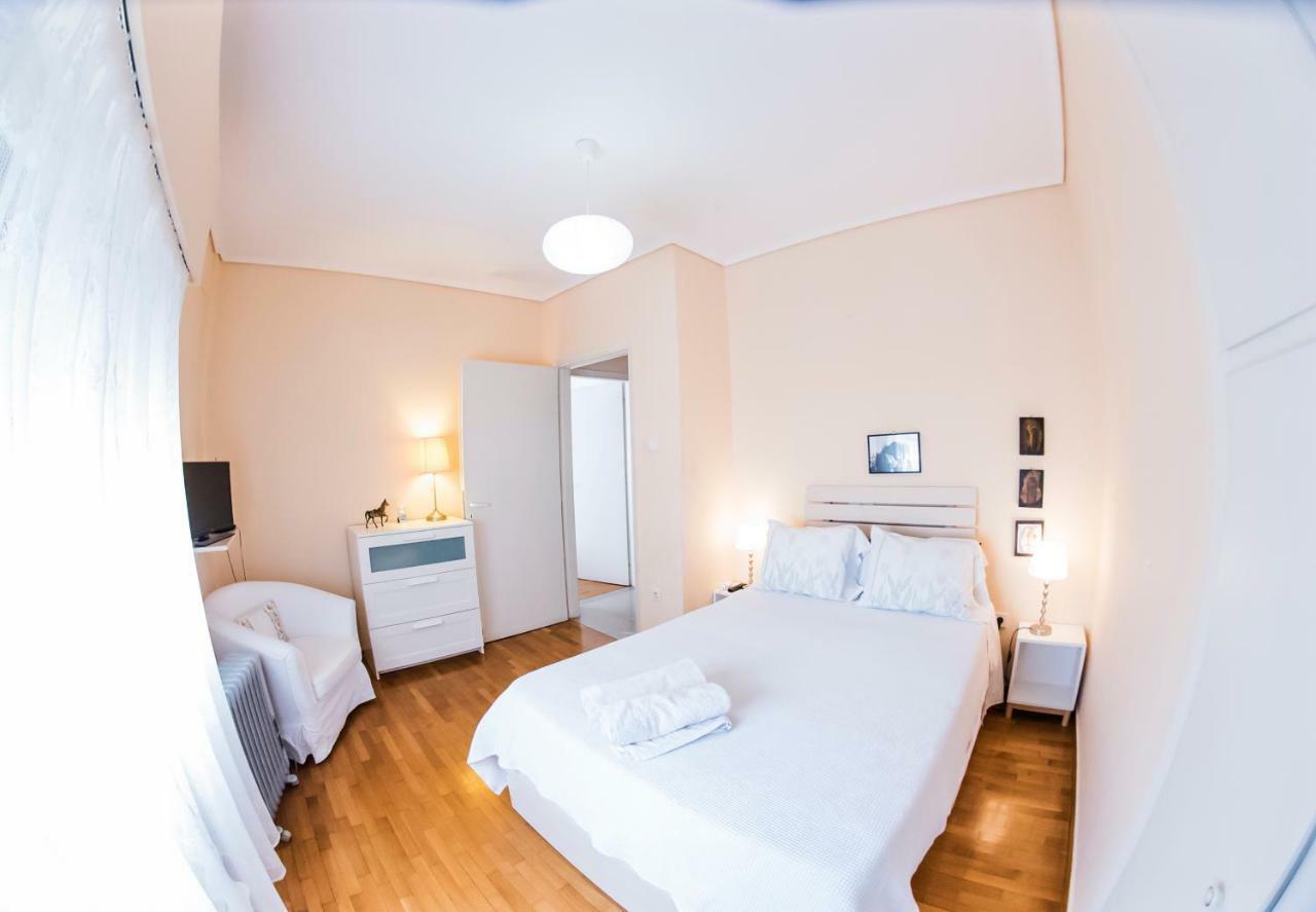 Flisvos Seafront-marina Apartment